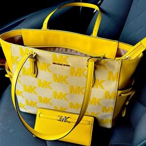 Michael Kors Tote